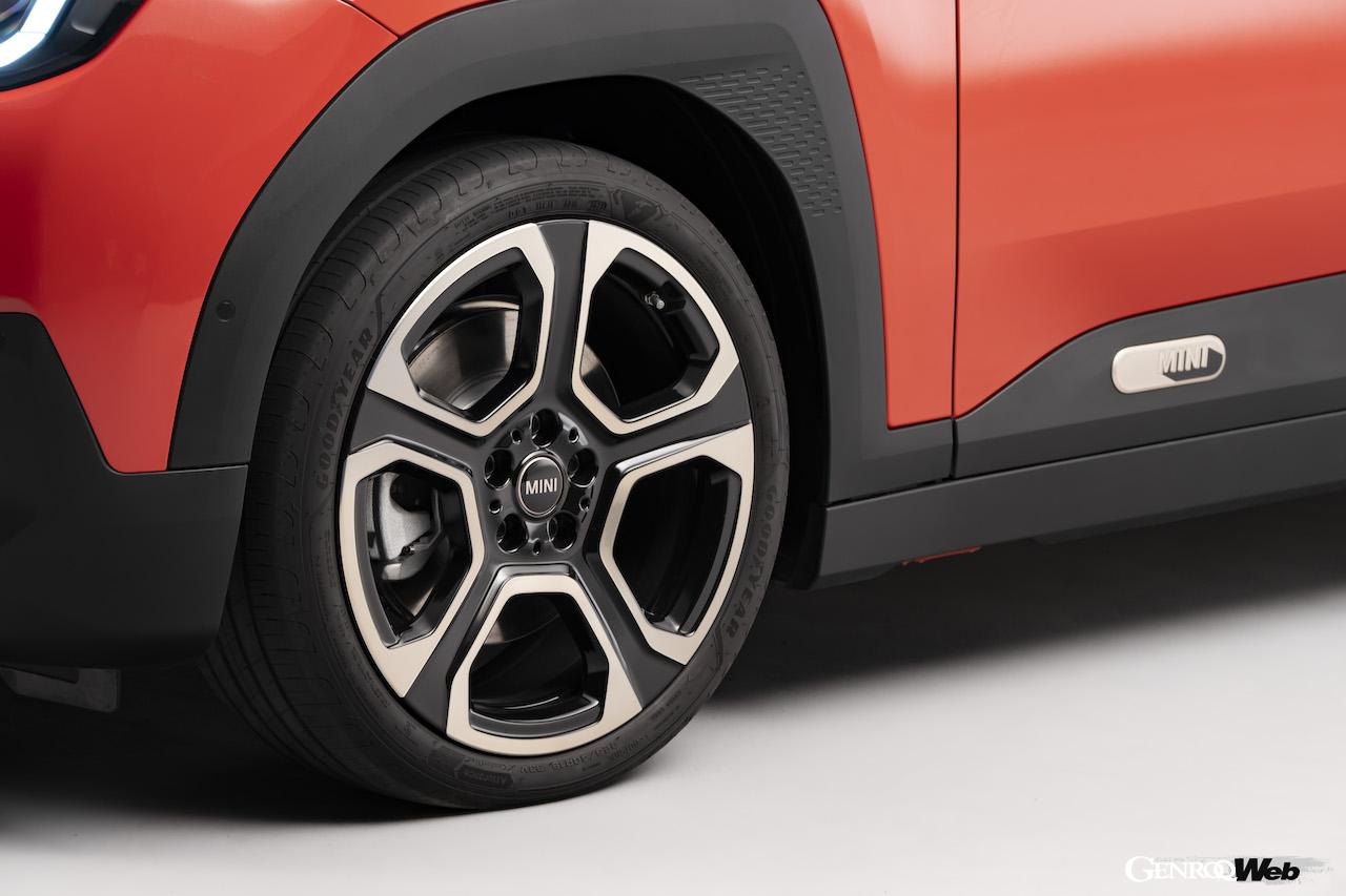 新世代MINI第3弾モデル「MINI エースマン」のエクステリア。