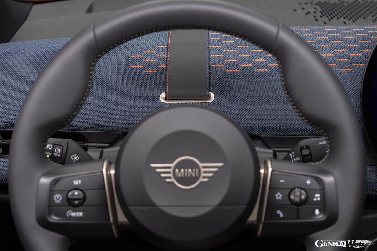 新世代MINI第3弾モデル「MINI エースマン」のインテリア。