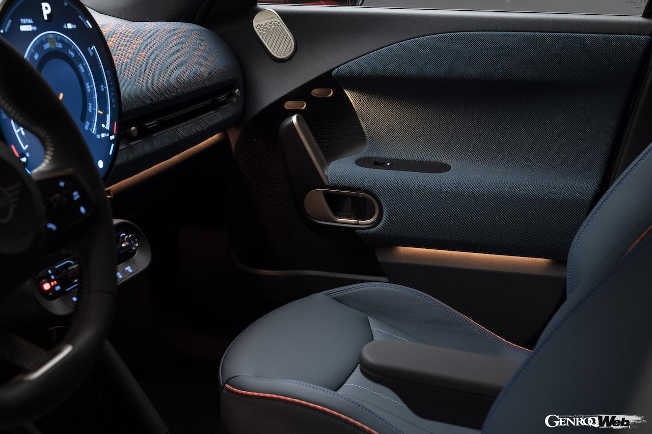 新世代MINI第3弾モデル「MINI エースマン」のインテリア。