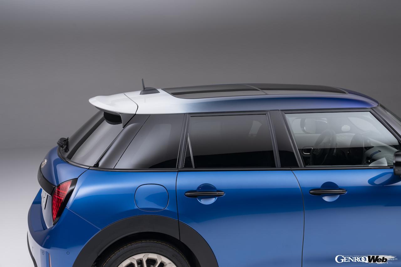 新型「MINI クーパー 5ドア」のエクステリア。