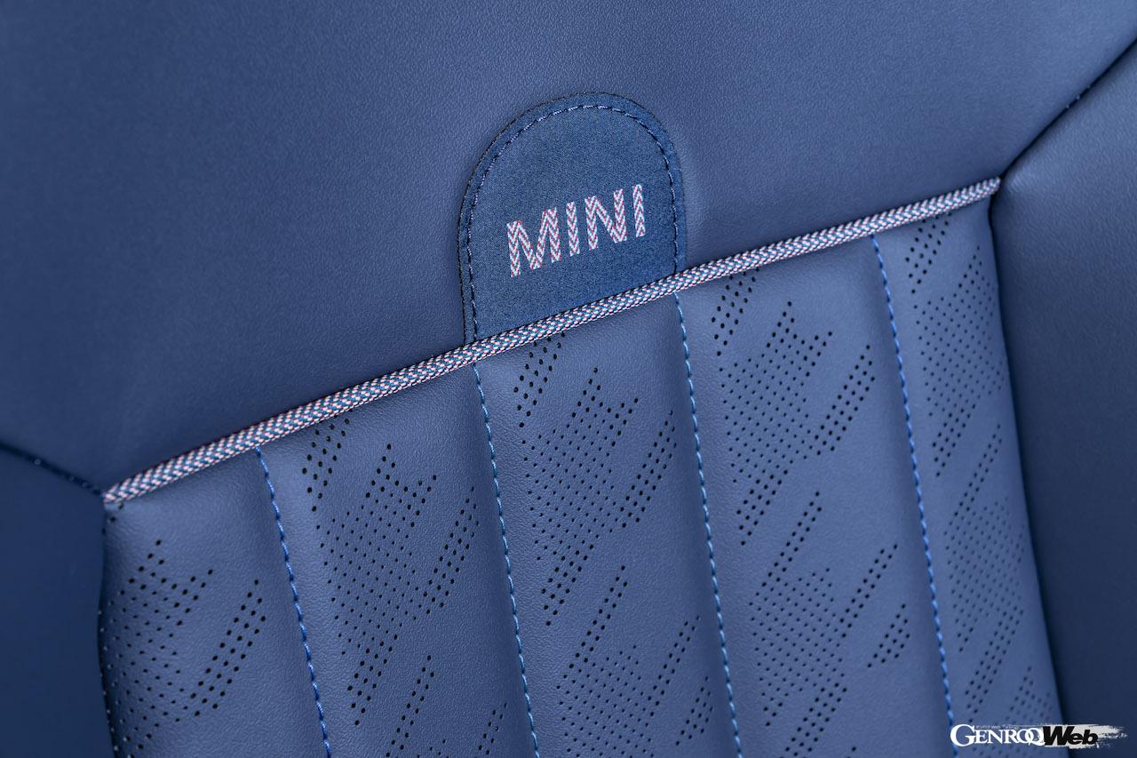 新型「MINI クーパー 5ドア」のインテリア。