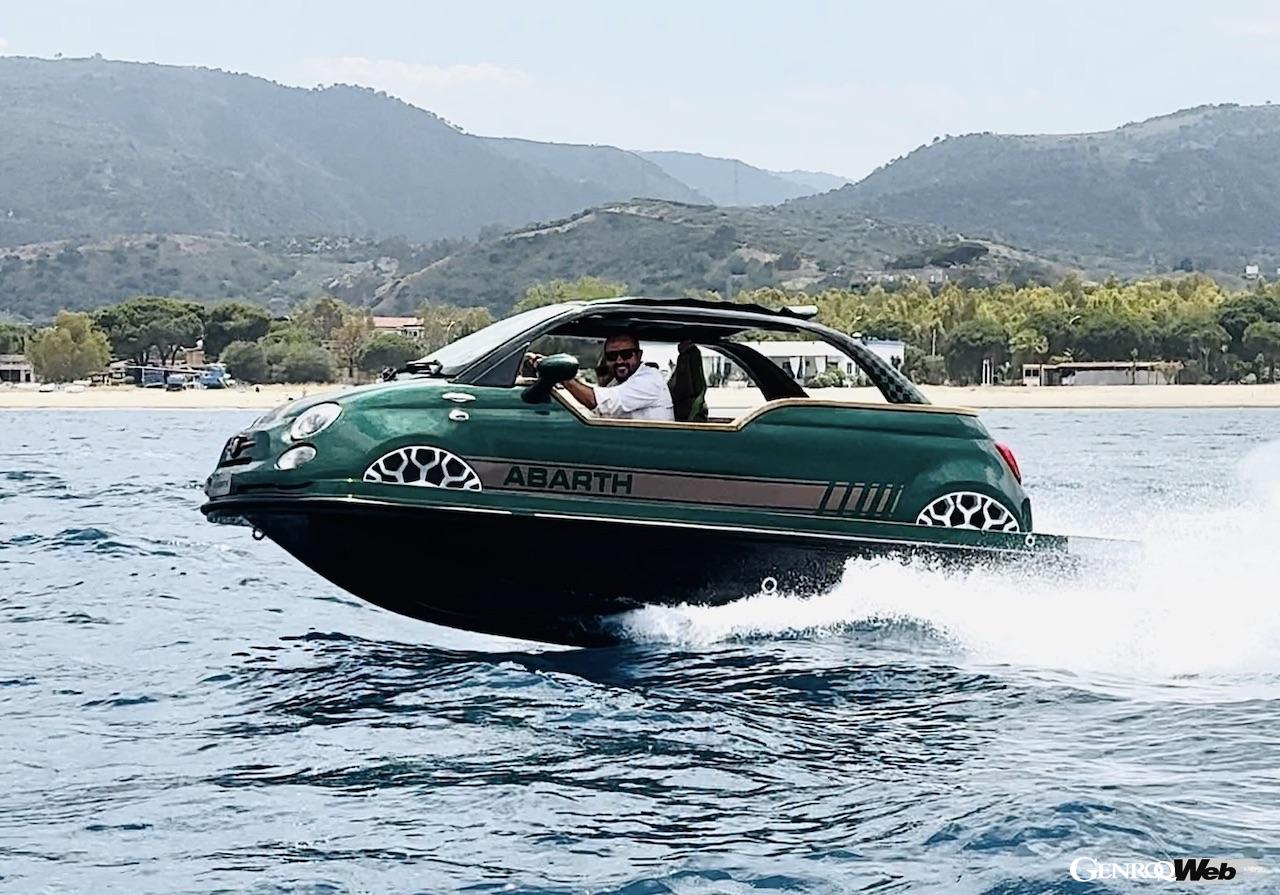 メタリックグリーンのボディワークを備えたパワーボート「アバルト オフショア」が、トップ・マルケス・モナコにおいてワールドプレミアされた。