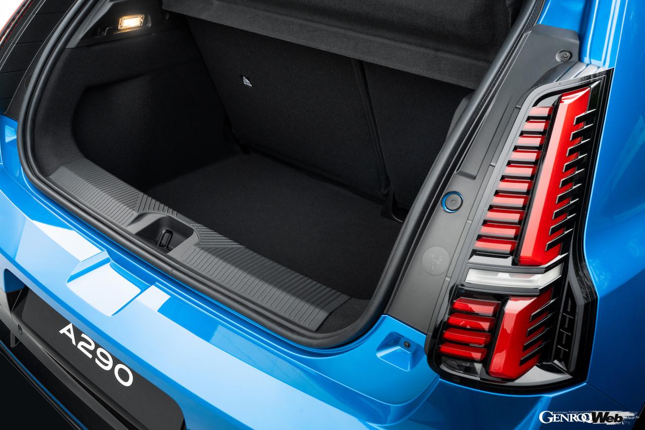 アルピーヌ初のフル電動コンパクト「A290」のラゲッジルーム。