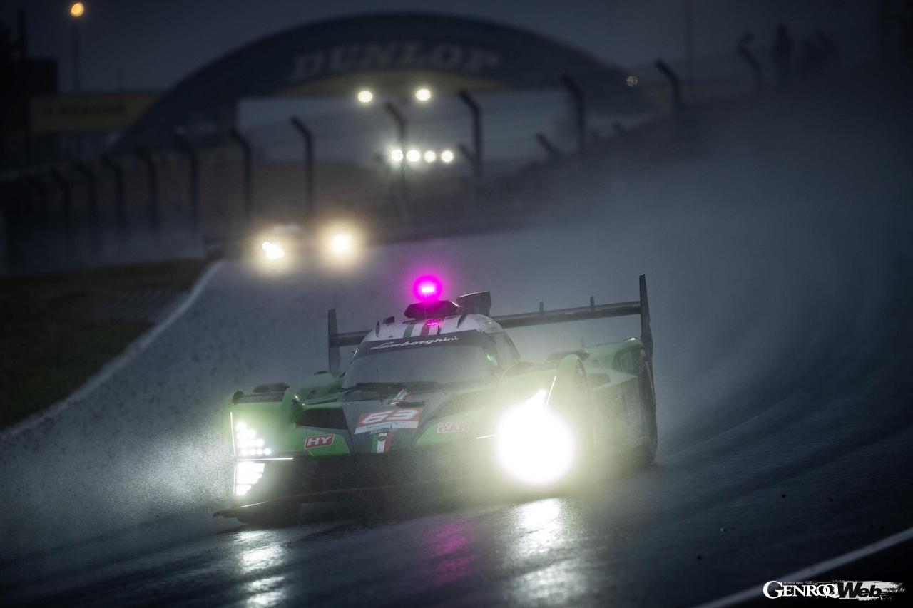 24時間レースを10位で走り切り、チームにポイントを持ち帰ったランボルギーニ SC63 63号車。