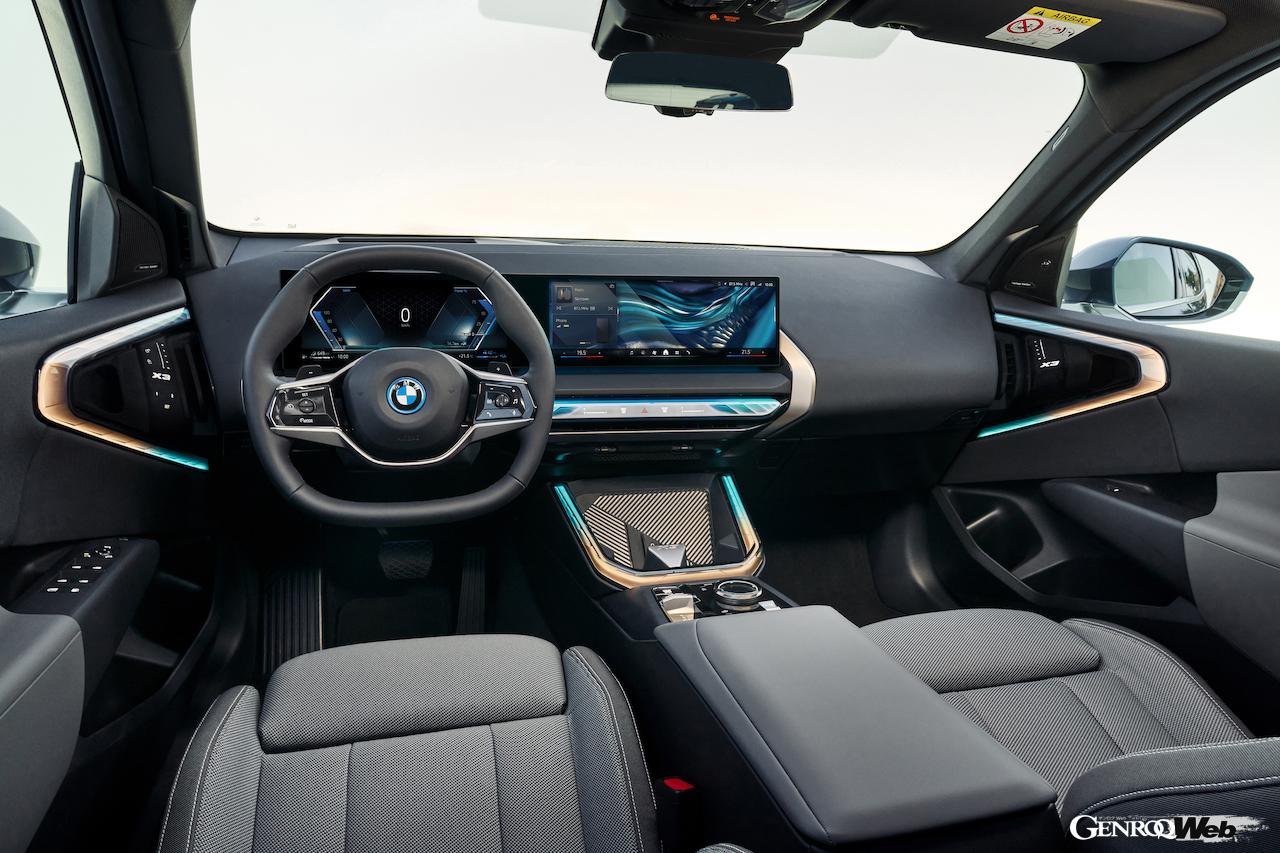 4代目に進化した新型「BMW X3 30e xDrive」のインテリア。