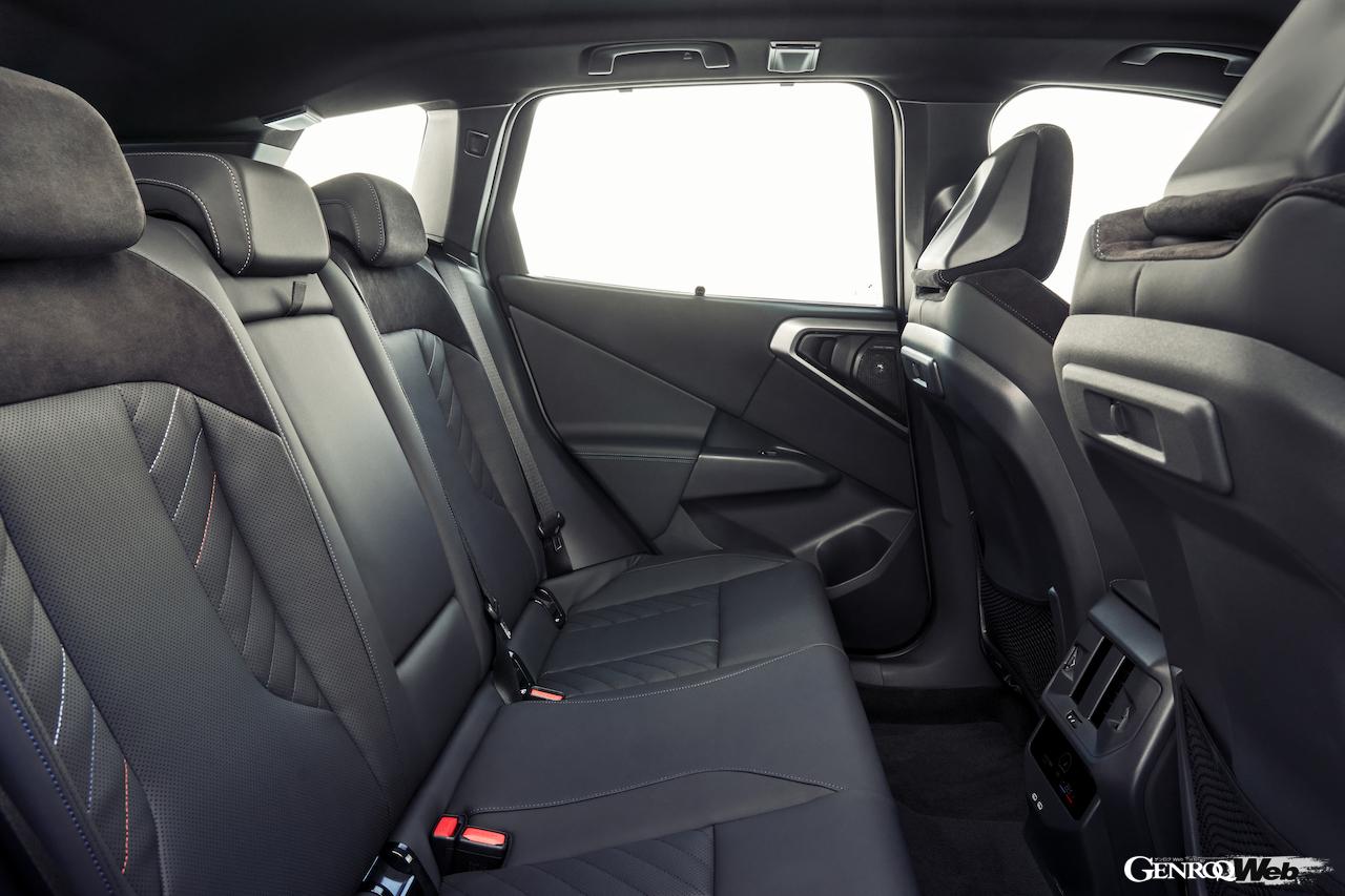 4代目に進化した新型「BMW X3 20 xDrive」のインテリア。