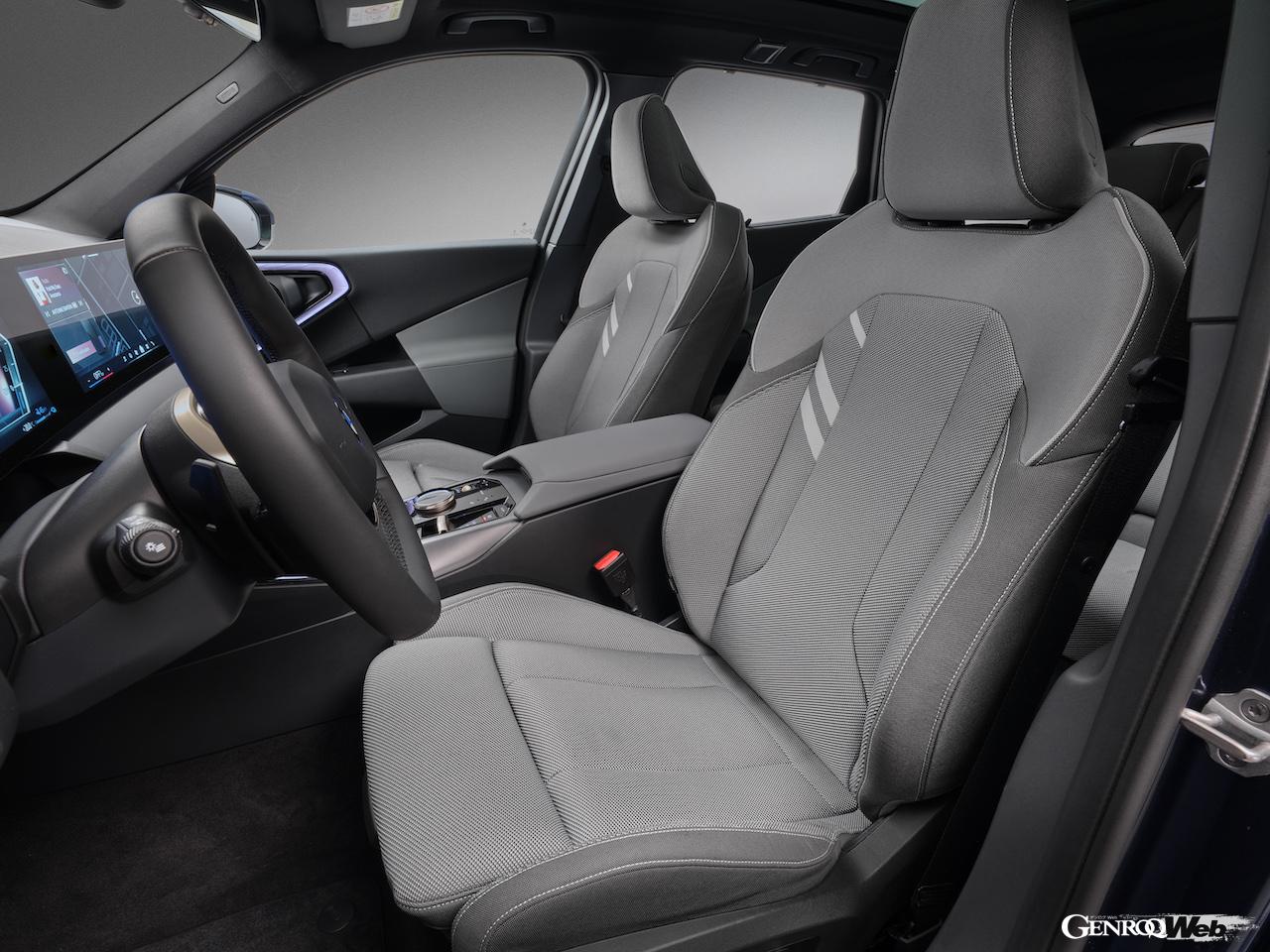 4代目に進化した新型「BMW X3 30e xDrive」のインテリア。