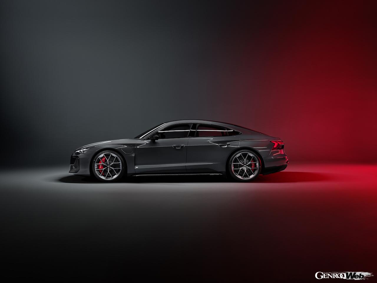大幅にアップデートされた「RS e-tron GT」のエクステリア。
