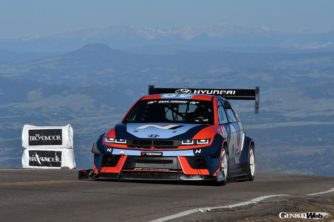 「アイオニック 5 N TA スペック」49号車をドライブしたランディ・ポブスト。