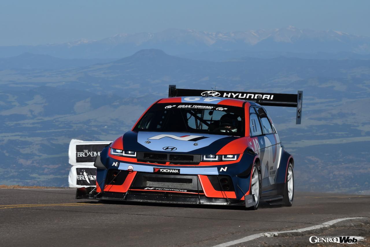 「アイオニック 5 N TA スペック」49号車をドライブしたランディ・ポブスト。