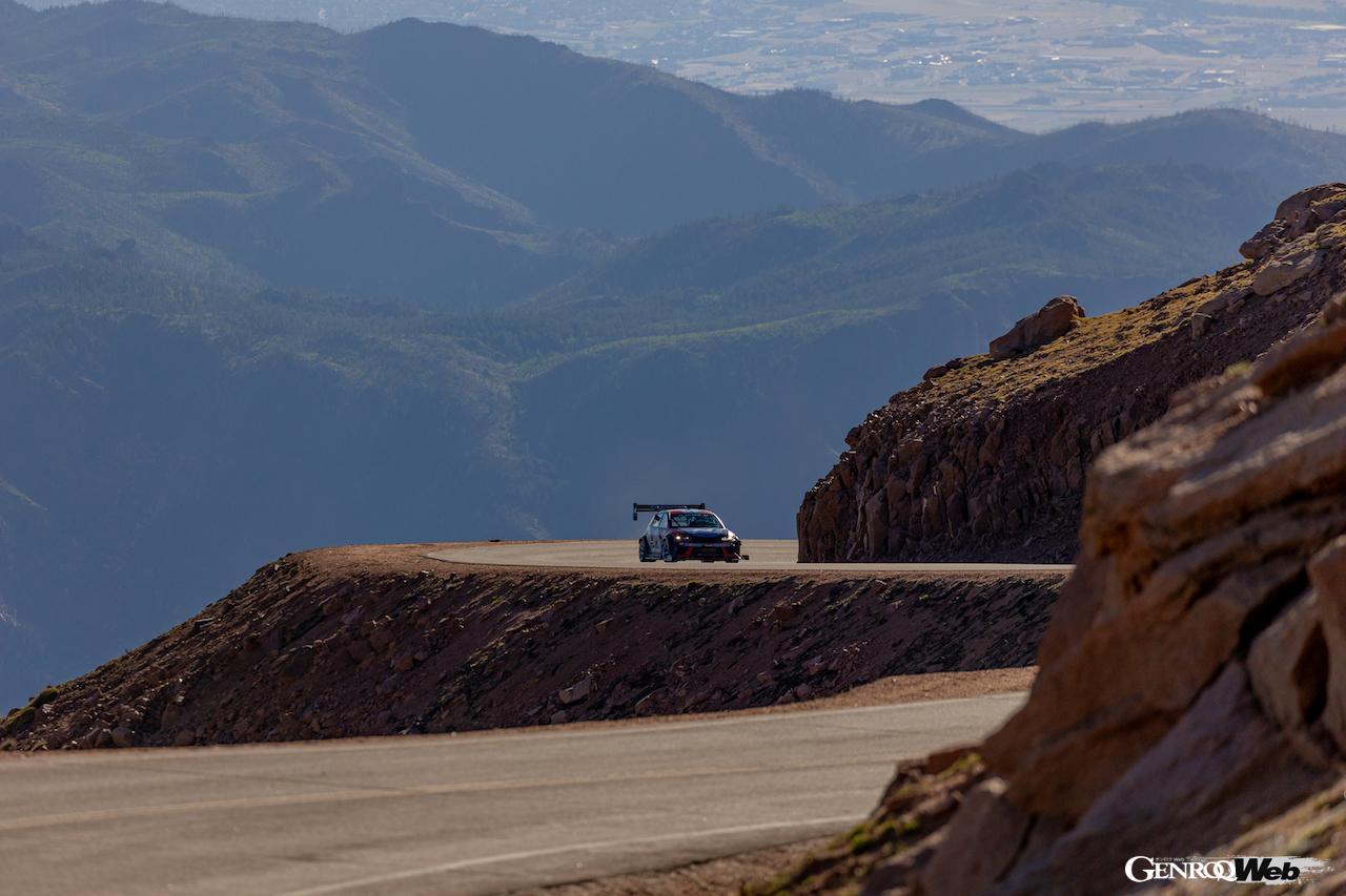 「アイオニック 5 N TA スペック」198号車をドライブし、新記録を樹立したダニ・ソルド。