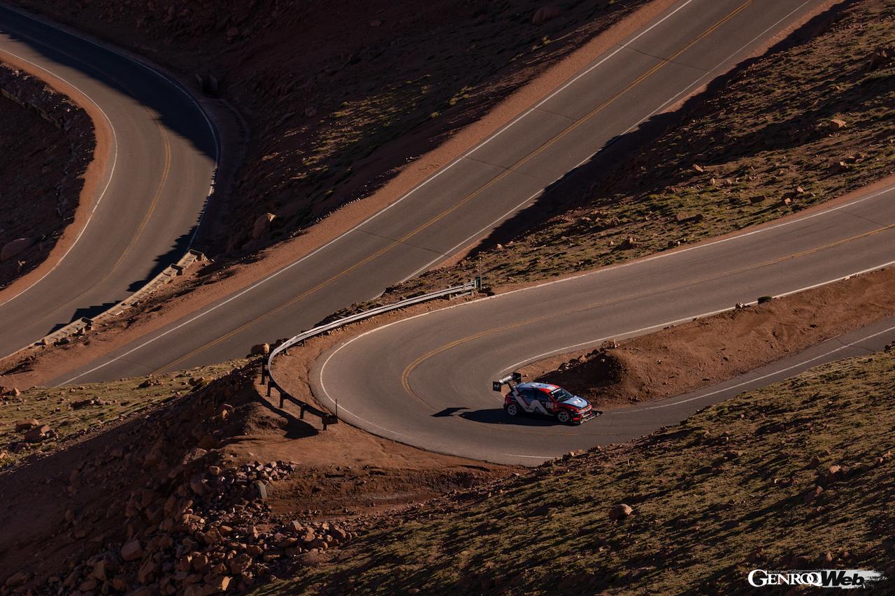 「アイオニック 5 N TA スペック」198号車をドライブし、新記録を樹立したダニ・ソルド。