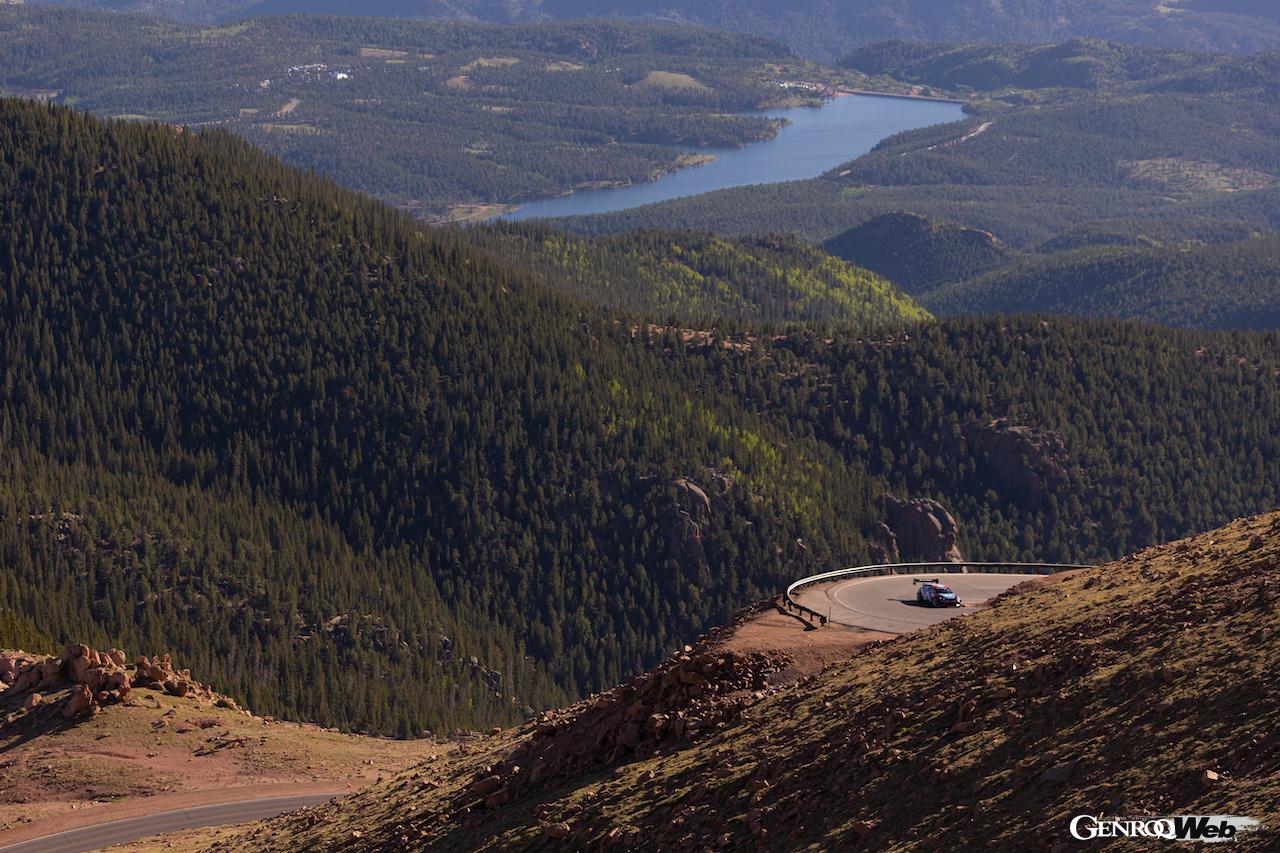 「アイオニック 5 N TA スペック」198号車をドライブし、新記録を樹立したダニ・ソルド。