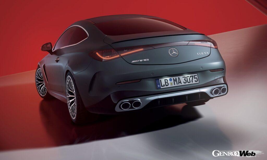 メルセデス AMG CLE 53 4MATIC+ クーペは、ベースとなったCLE 200 クーペから、全幅が75mm拡大。専用のワイドフェンダーを採用し、より迫力のあるエクステリアを手にしている。