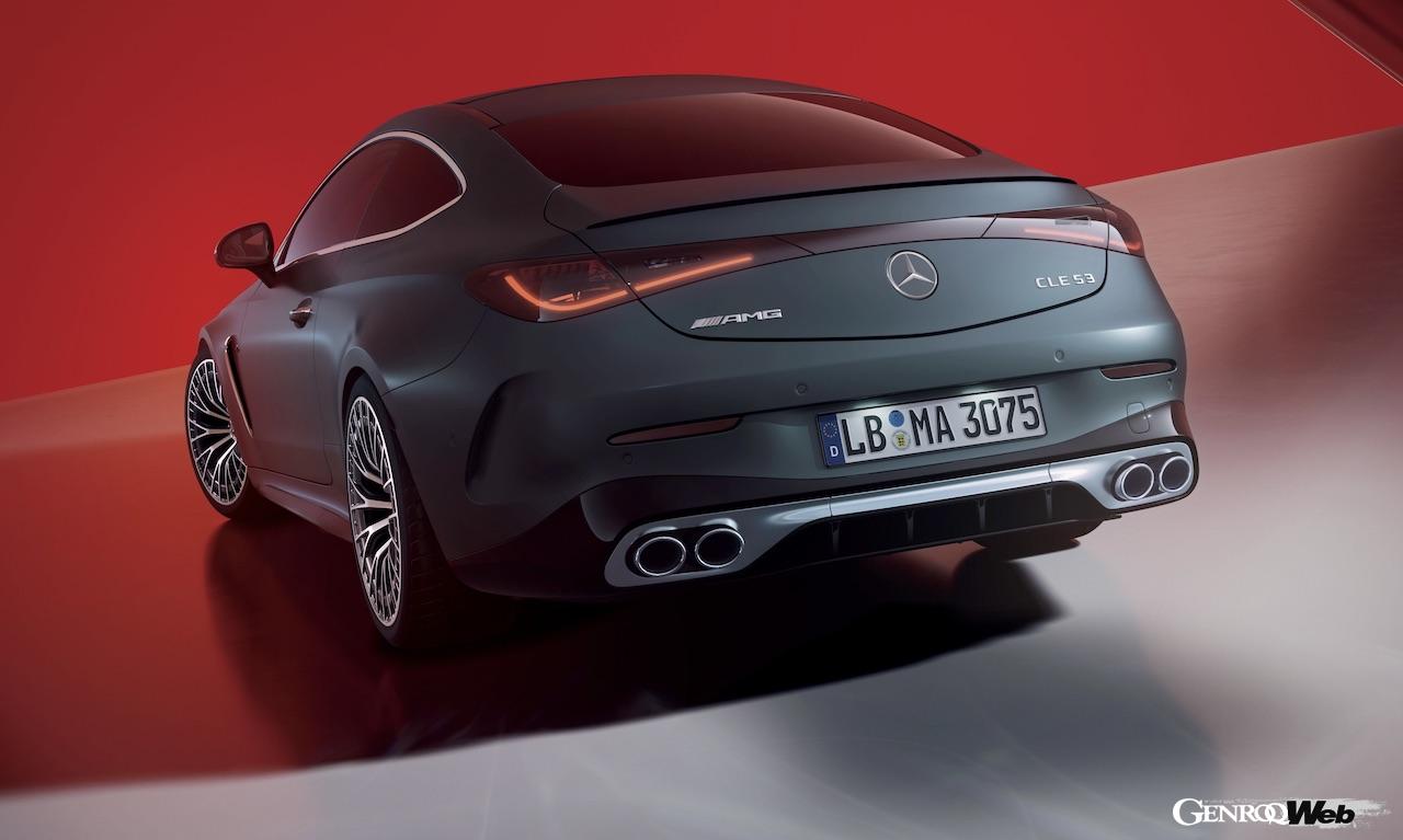 メルセデス AMG CLE 53 4MATIC+ クーペは、ベースとなったCLE 200 クーペから、全幅が75mm拡大。専用のワイドフェンダーを採用し、より迫力のあるエクステリアを手にしている。