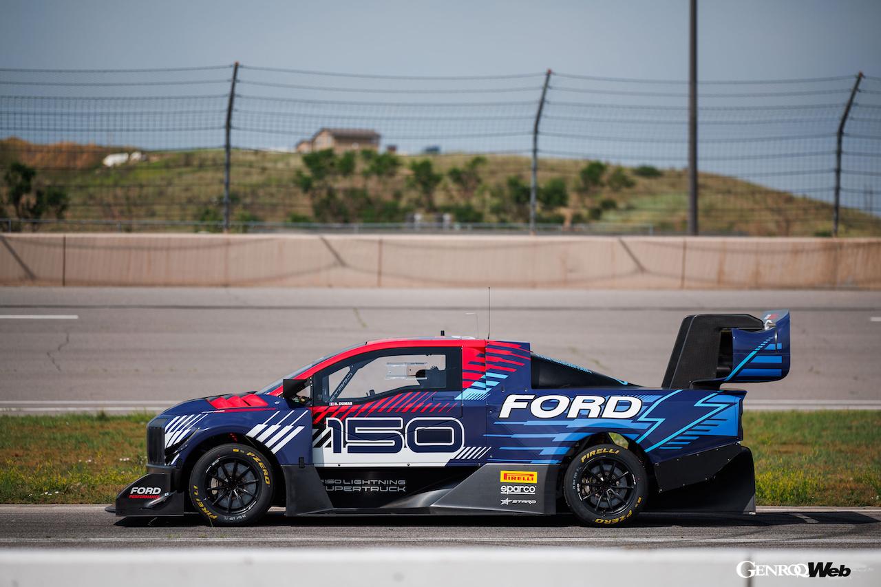 2024年のパイクスピークを制した「フォード F-150 ライトニング スーパートラック EV」。