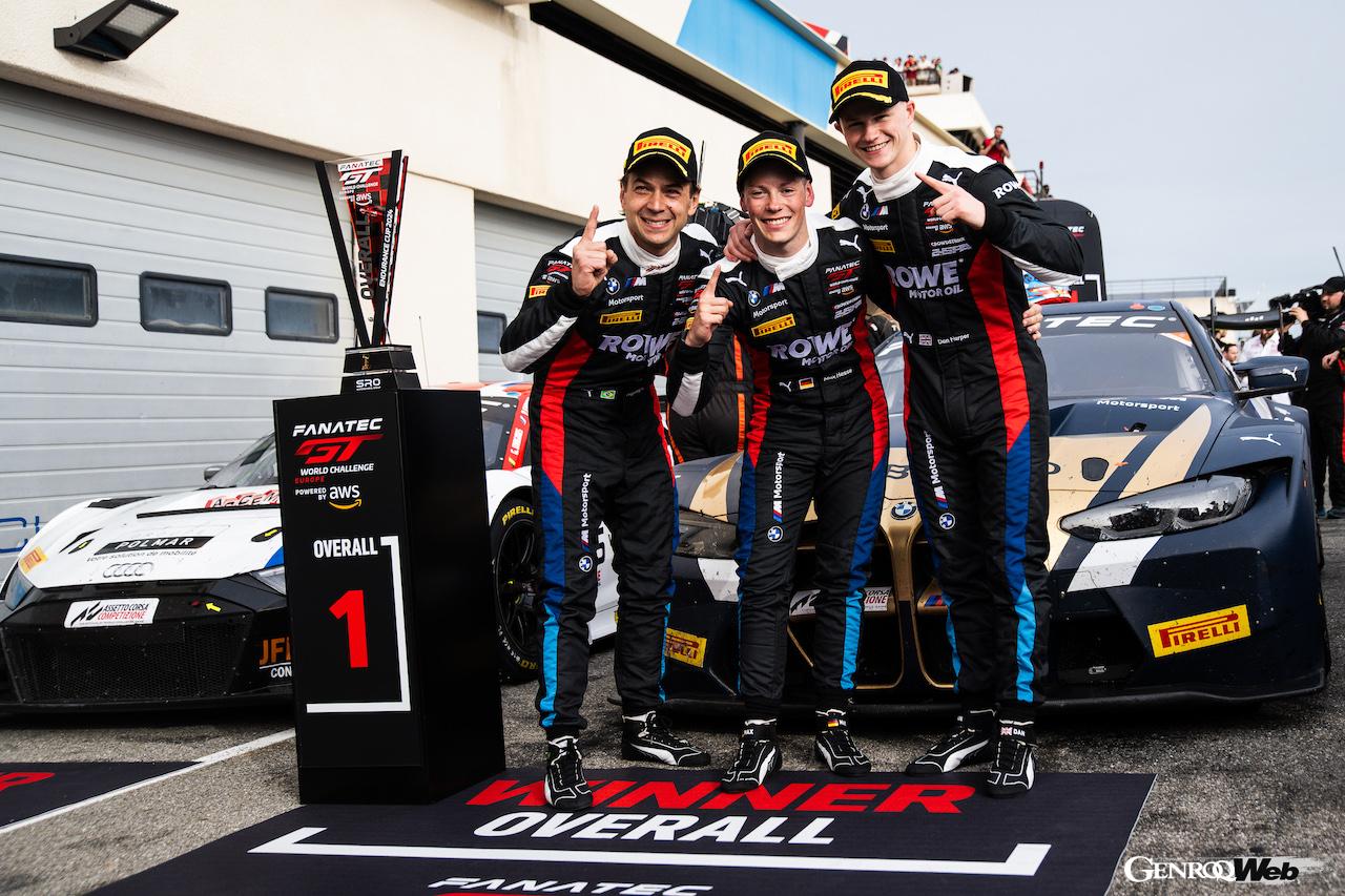 GTワールドチャレンジ開幕戦ポール・リカールを制した、ROWEレーシング 998号車のダン・ハーパー、マックス・ヘッセ、アウグスト・ファルフス。