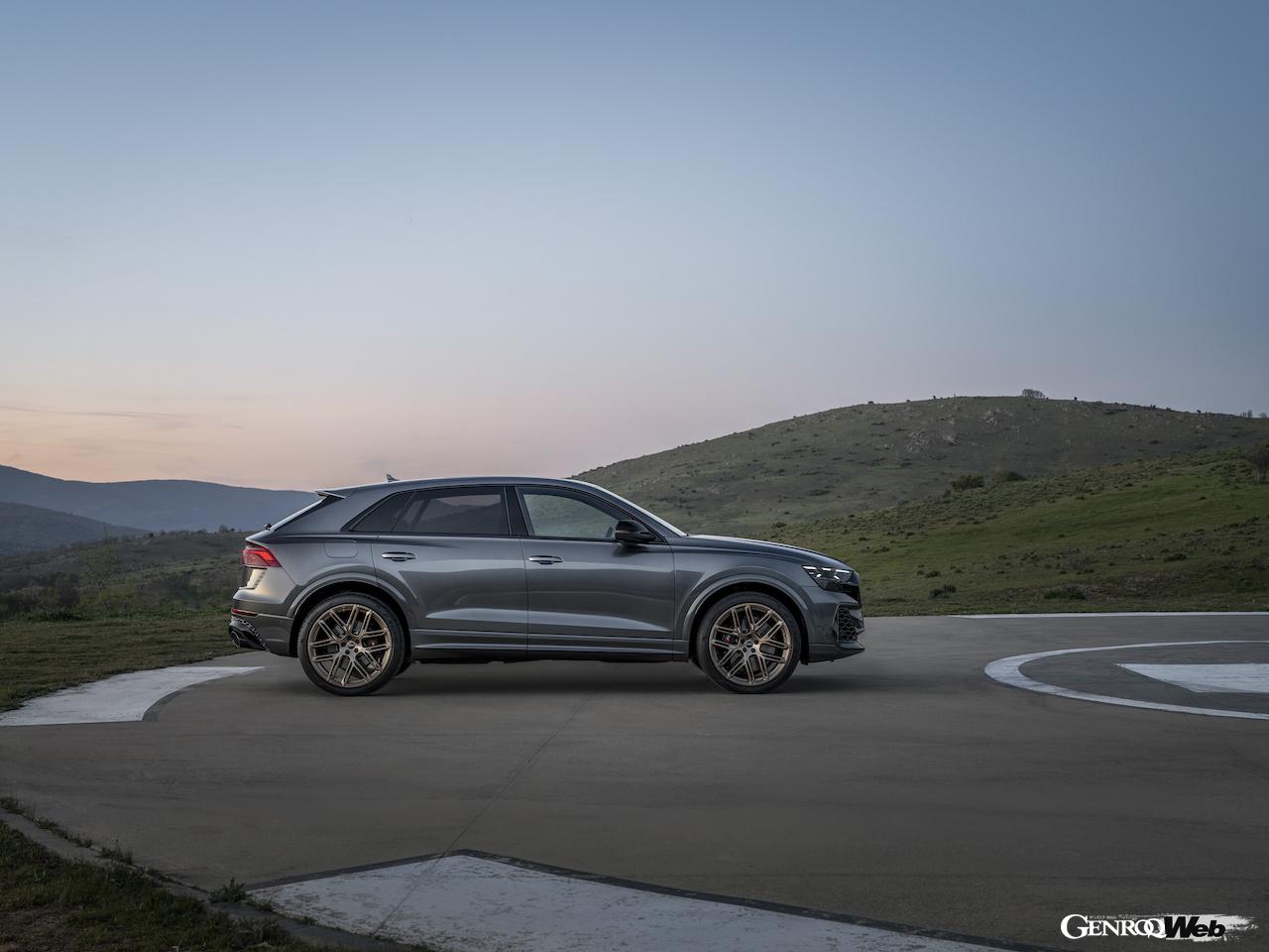 「アウディ RS Q8」改良新型のエクステリア。