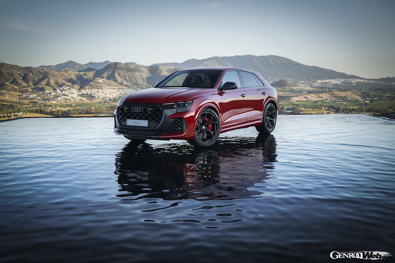 新たに追加されたトップ仕様「アウディ RS Q8 パフォーマンス」のエクステリア。