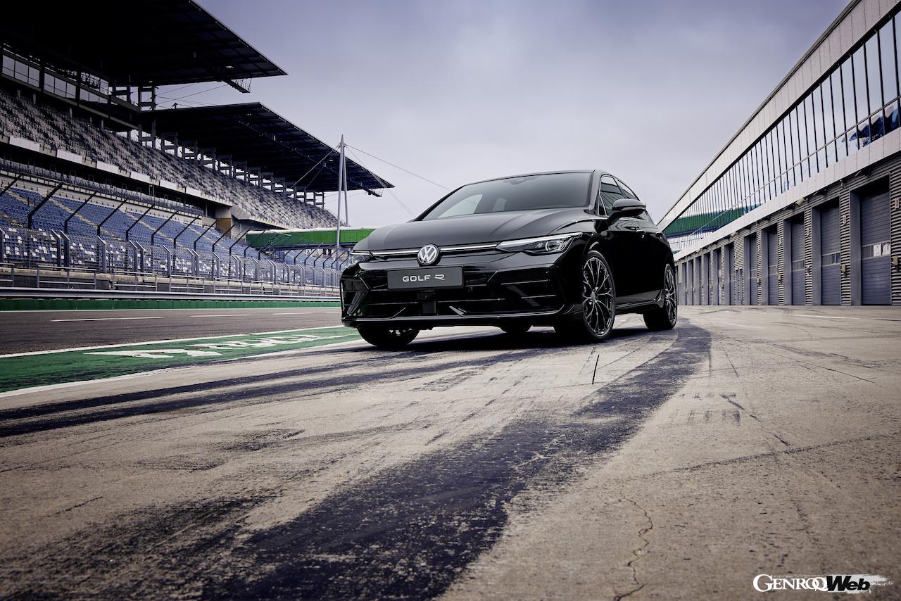 「フォルクスワーゲン ゴルフR ブラックエディション」改良新型のエクステリア。