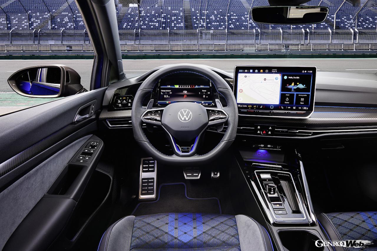 「フォルクスワーゲン ゴルフR」改良新型のインテリア。