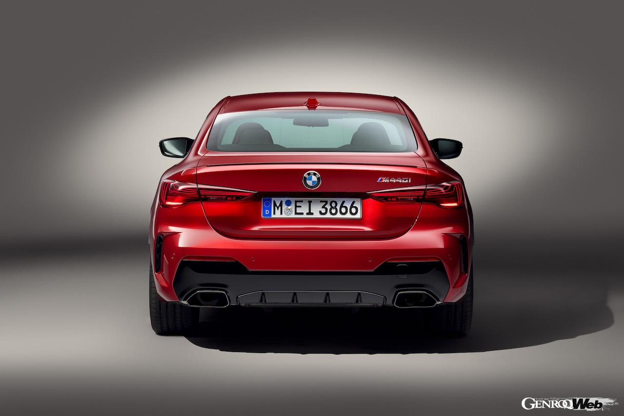 「BMW 4シリーズ クーペ」改良新型のエクステリア。