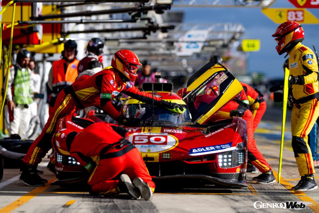 ミゲル・モリーナ、アントニオ・フォコ、ニクラス・ニールセンが乗車した50号車。