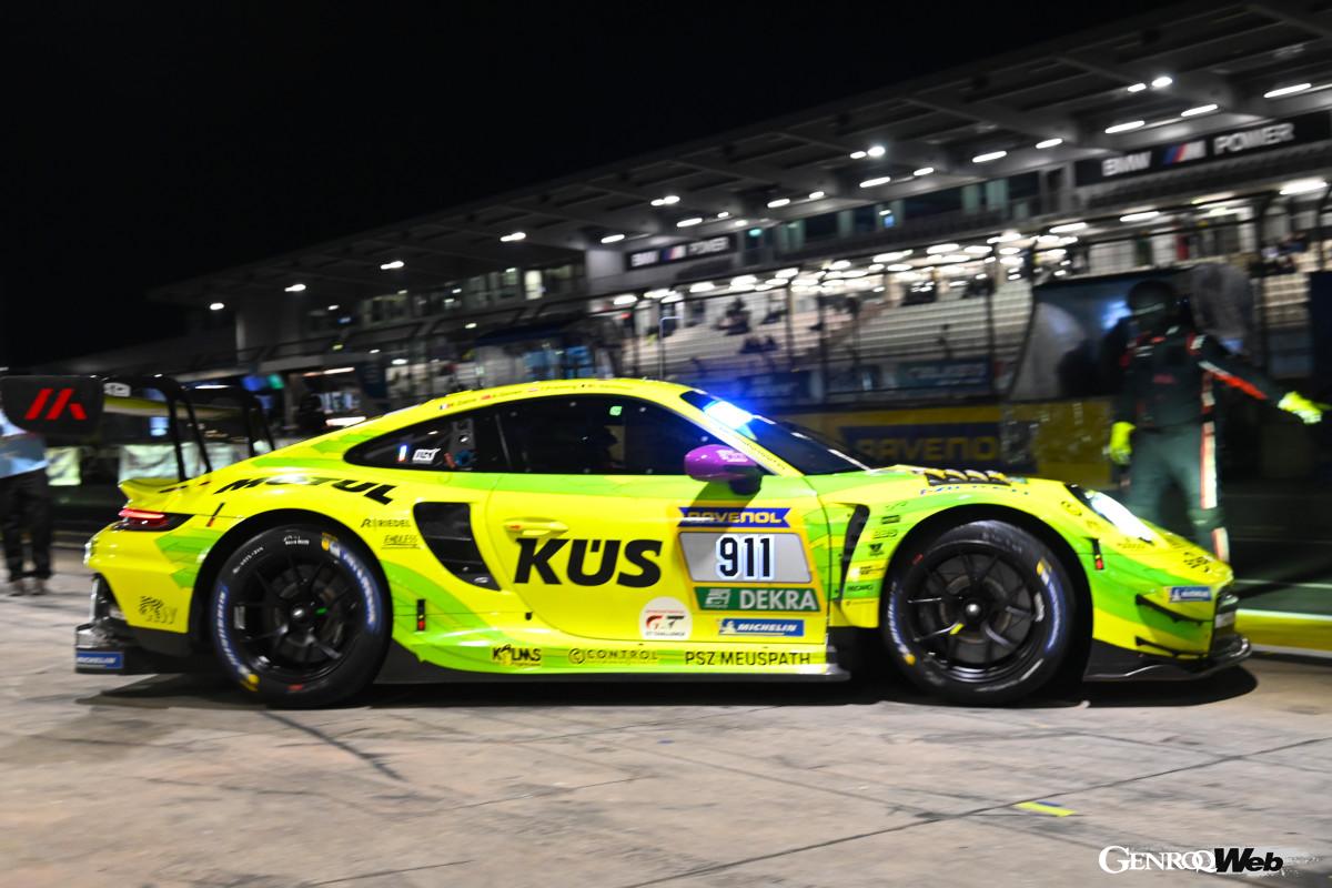 ニュルの顔と言えばマンタイレーシング。波乱の展開でも2位となった。