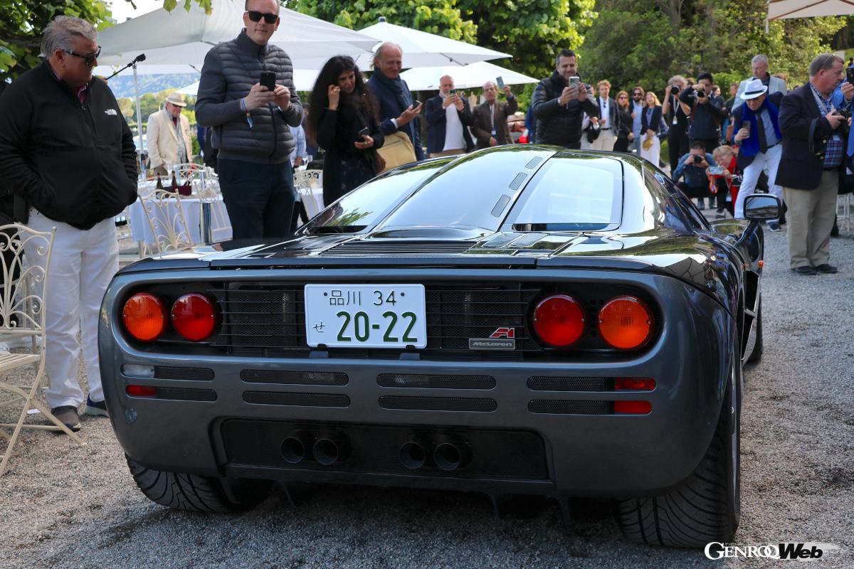 受賞後、悠然と去りゆくマクラーレンF1。初代オーナーは、同ブランドのル・マン優勝に貢献した日本人きってのマクラーレン愛好家だった。