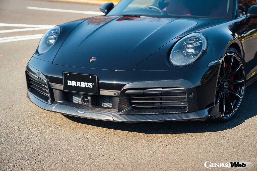 純正とみまがう程のフロントまわり。ロゴエンブレムの赤線はブラバス固有の赤いエンジンヘッドカバーから来ている。