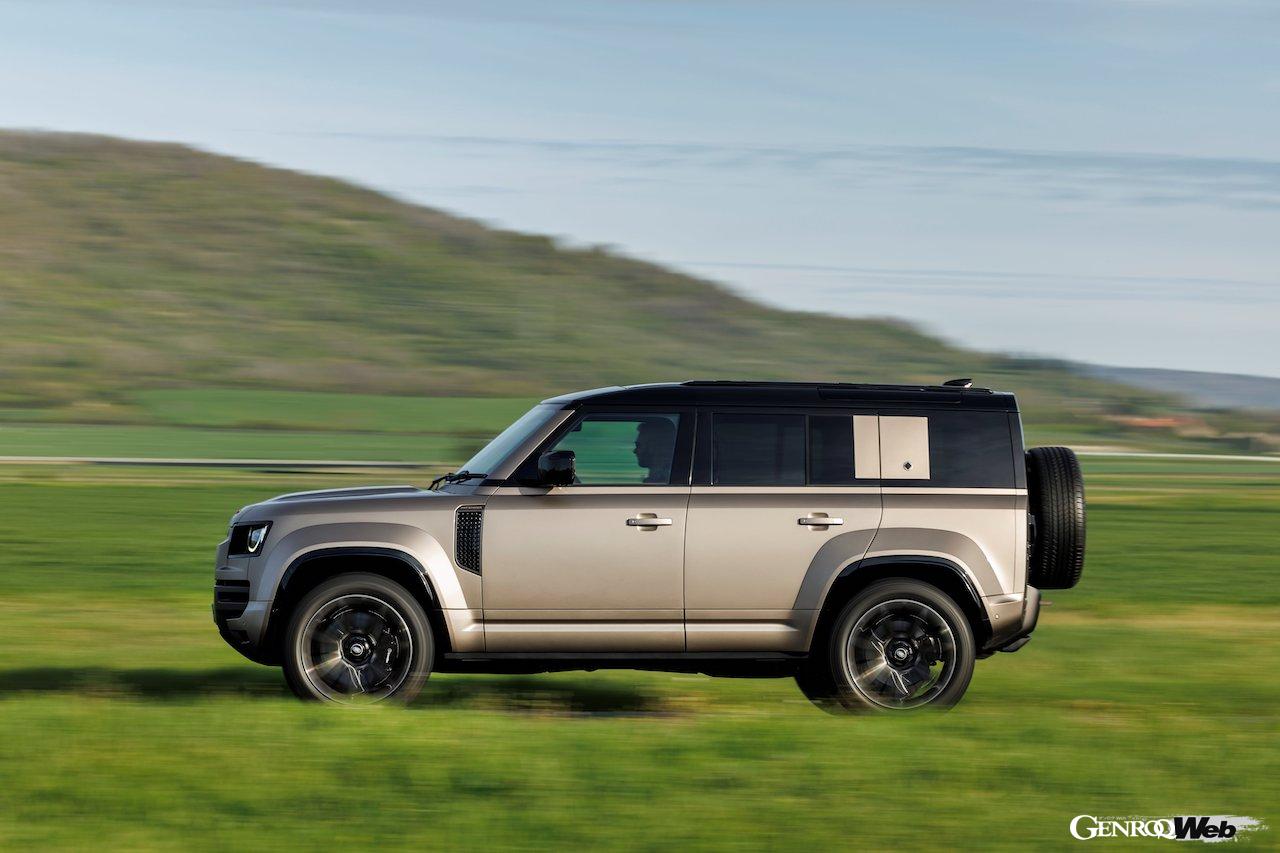 搭載されるパワーユニットは、4.4リッターV型8気筒ツインターボに、マイルドハイブリッド・システムが組み合わせられ、高出力635PS・最大トルク750Nmを発揮する。