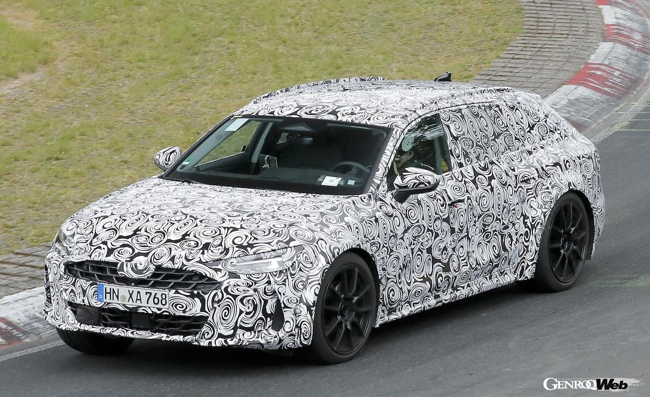 RS 7 アバントに似た印象を受けるが、ディテールから現行A6の流れをうかがうことができる。