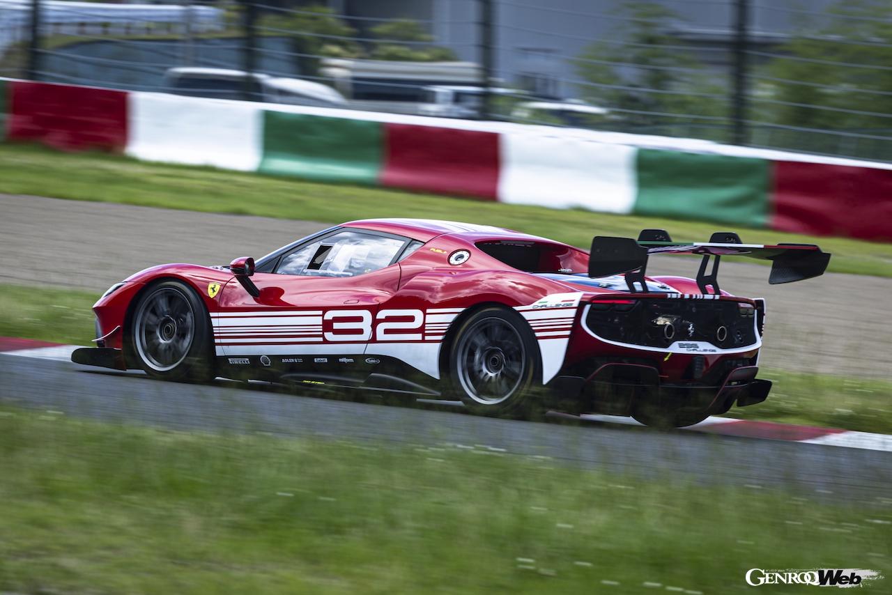 来シーズンから導入される「296 チャレンジ」が華々しいデモンストレーションランを披露した。