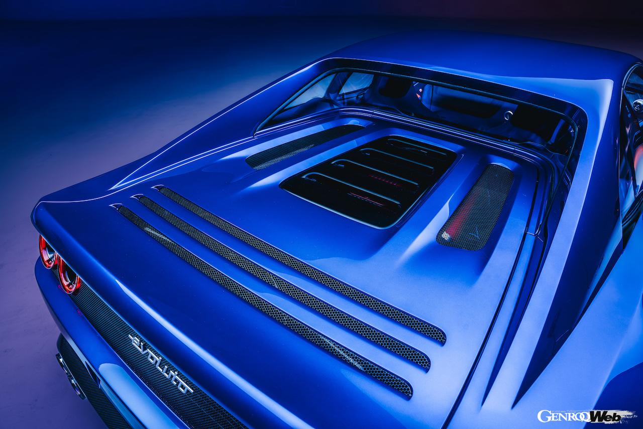 英国のエヴォルート・アウトモビリが手がけたレストモッド「355 by エヴォルート」のエクステリア。