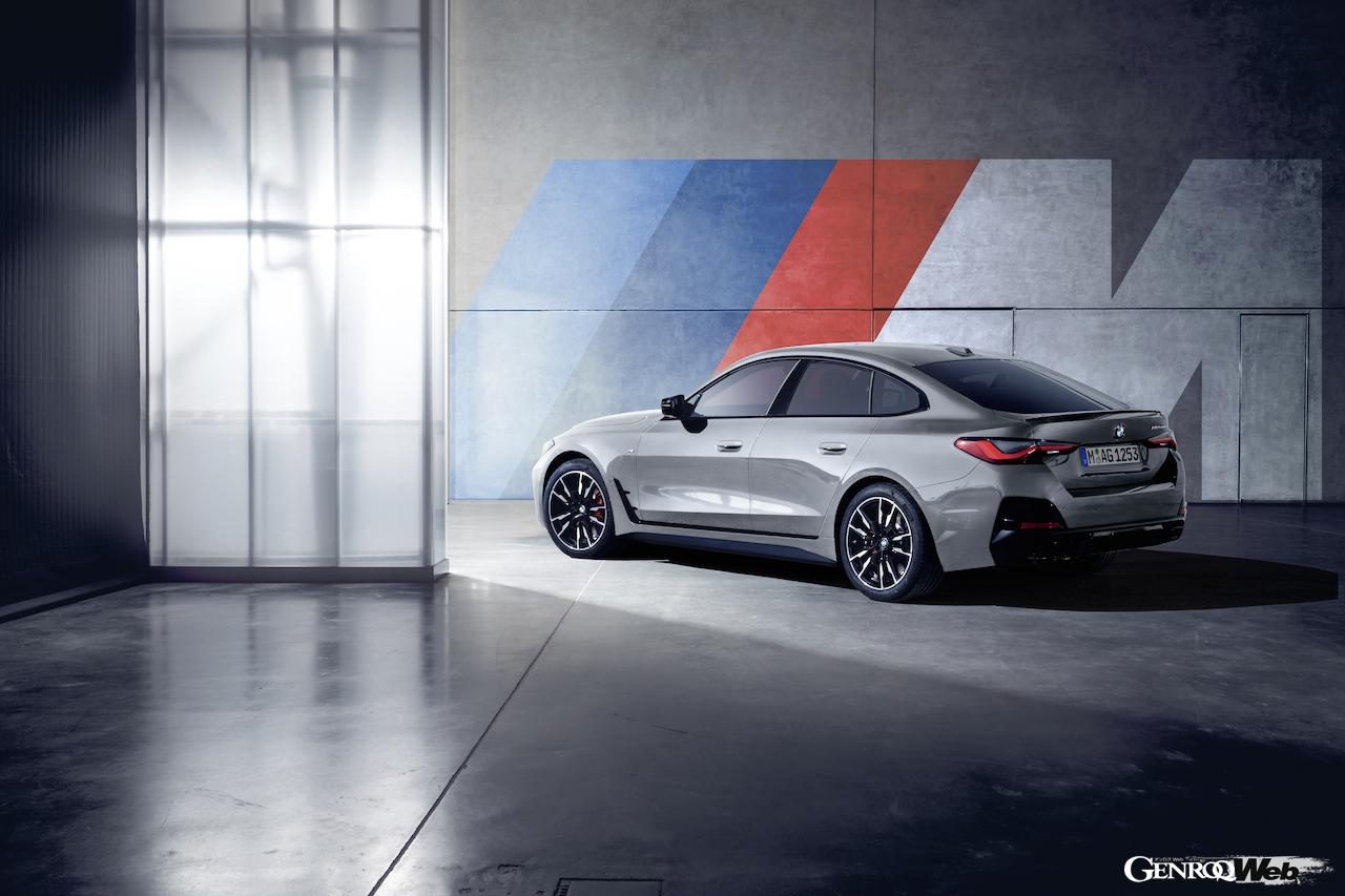 フロントグリルやヘッドライトがブラックアウトされる、「M Sport Package Pro」を導入。レーシングカーを思わせる精悍なエクステリアを手にしている。