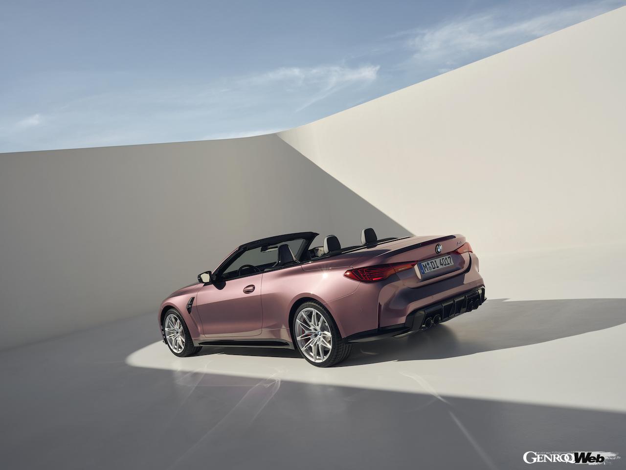 日本導入が開始された「BMW M4 カブリオレ」改良新型のエクステリア。