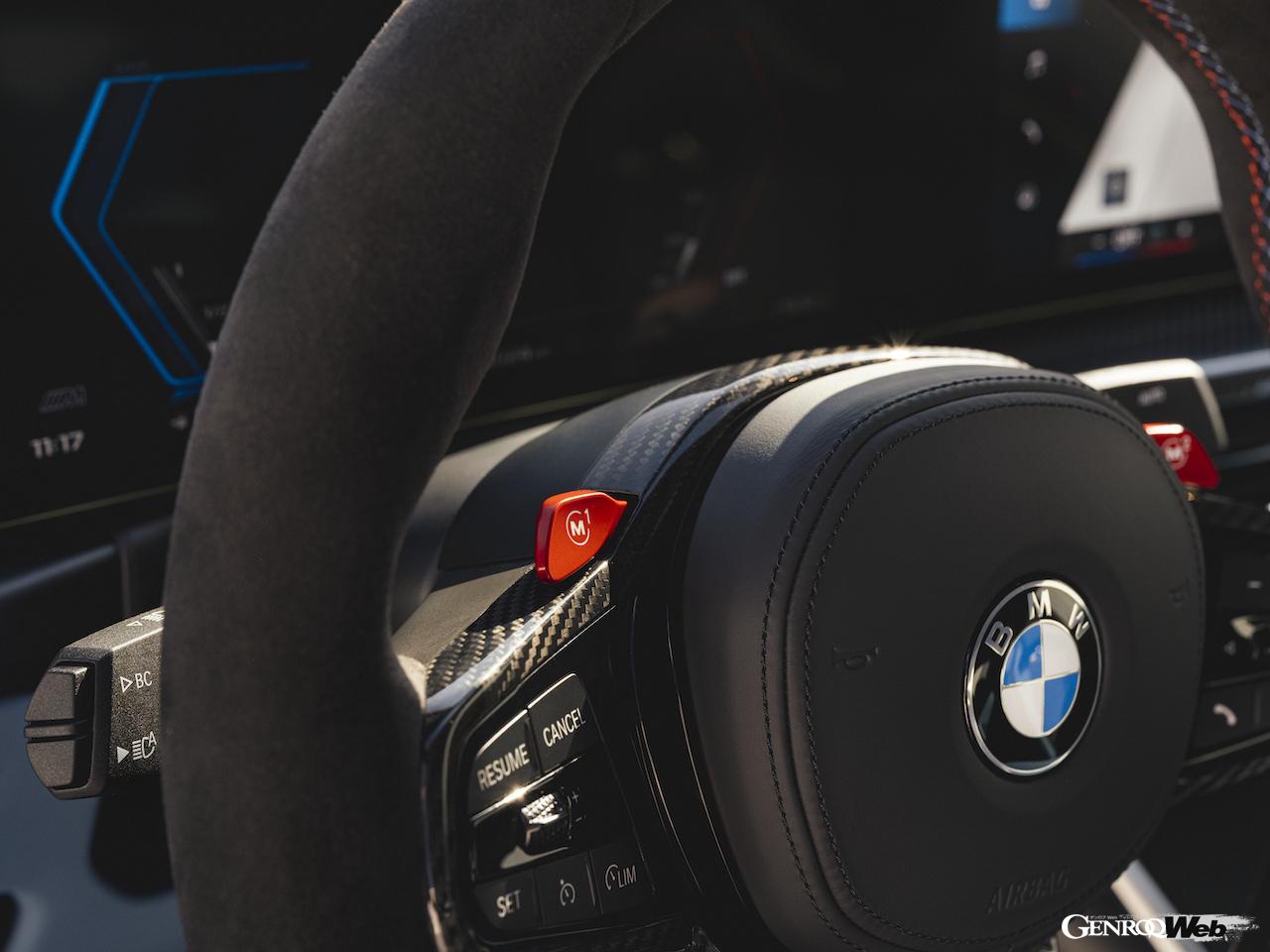 日本導入が開始された「BMW M4 クーペ」改良新型のインテリア。