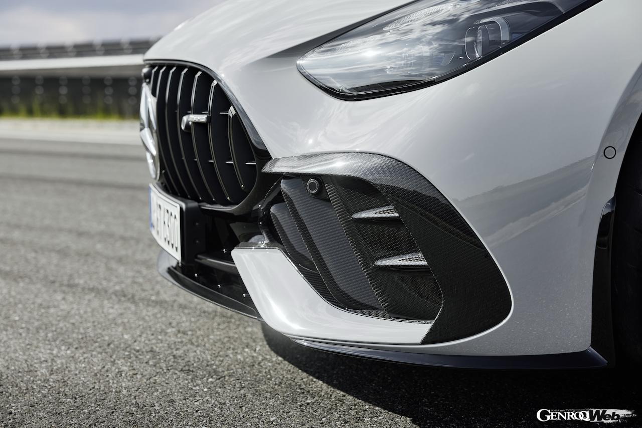 「メルセデス AMG GT 63 プロ 4MATIC+」のエクステリア。