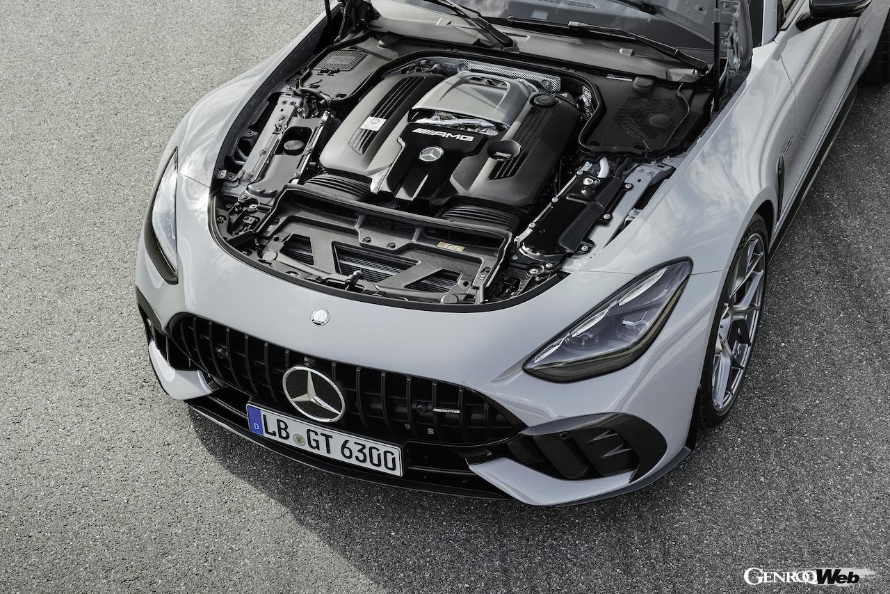 AMG製4.0リッターV型8気筒ツインターボエンジンは、ベースから27PSアップの最高出力620PSを発揮する。