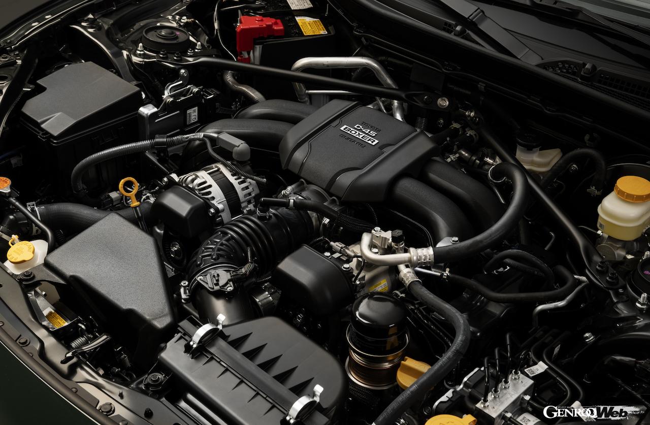 最高出力231PSを発揮する2.4リッター水平対抗エンジン。