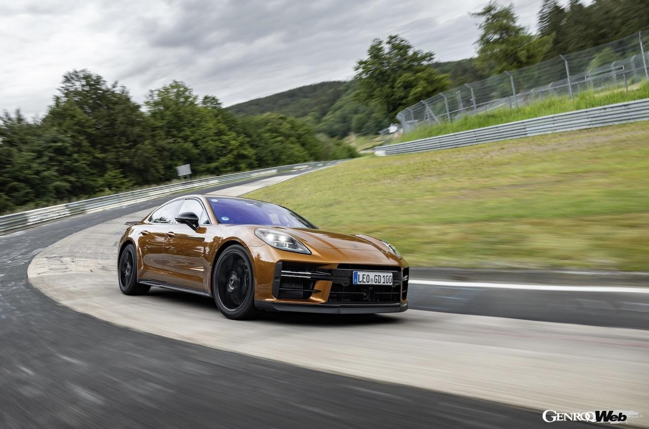 正式発売を控えた新型「ポルシェ パナメーラ」のハイパフォーマンス仕様が、ニュルブルクリンク・ノルドシュライフェにおいて、新記録となる7分24秒172ををマークした。