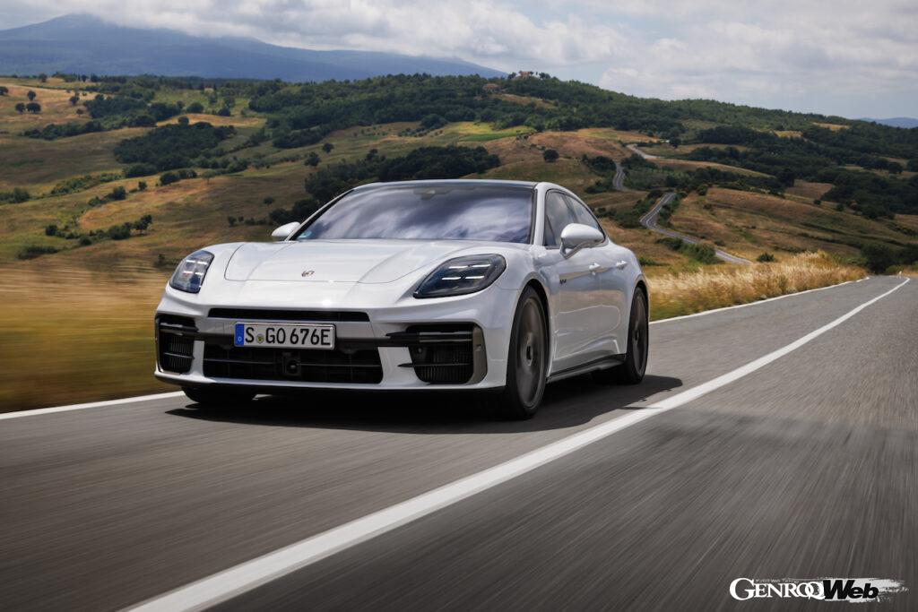 ハイブリッドパフォーマンスモデル「ポルシェ パナメーラ ターボ S E-ハイブリッド」の走行シーン。