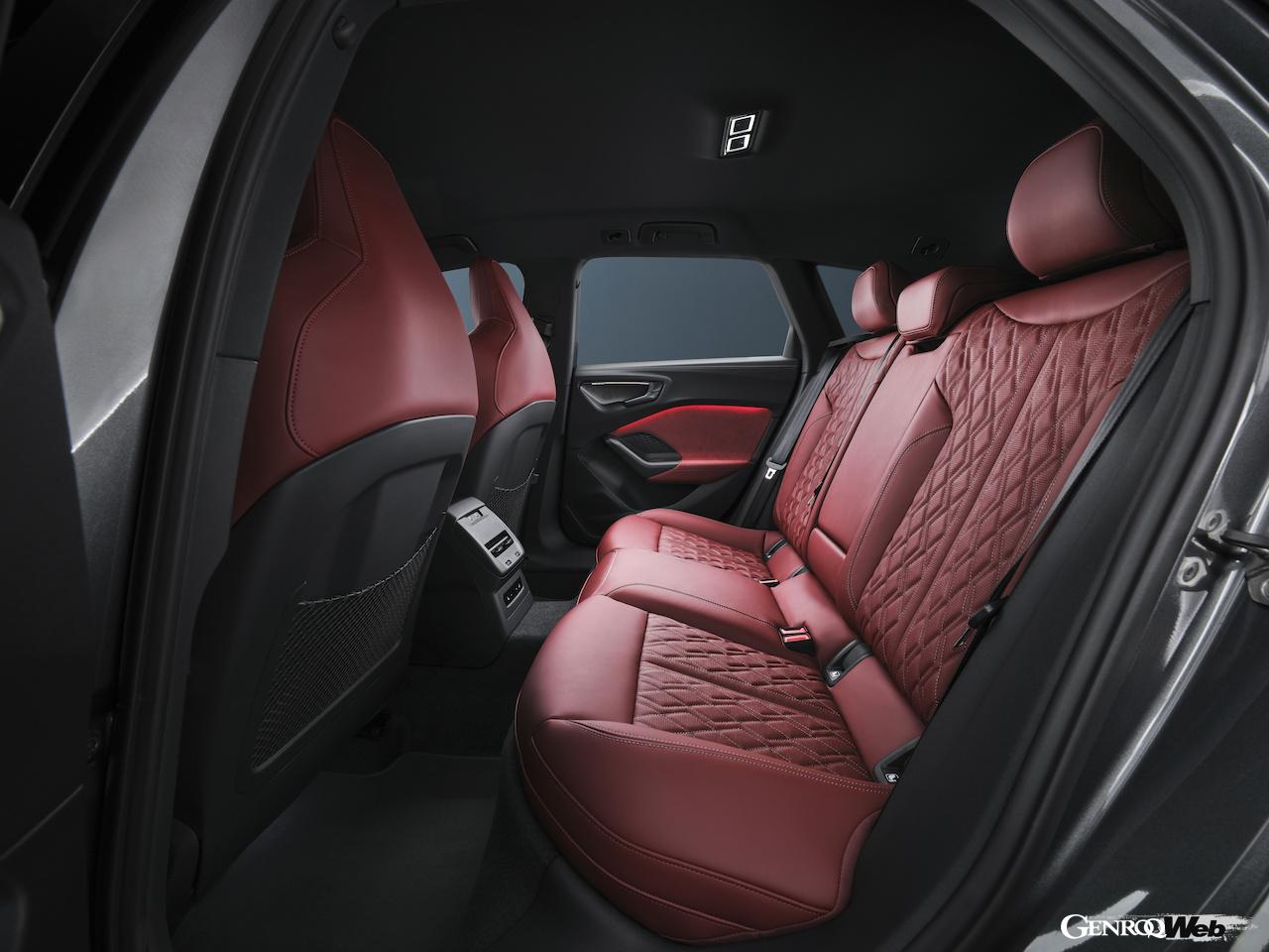 新型「アウディ S5 アバント」のインテリア。