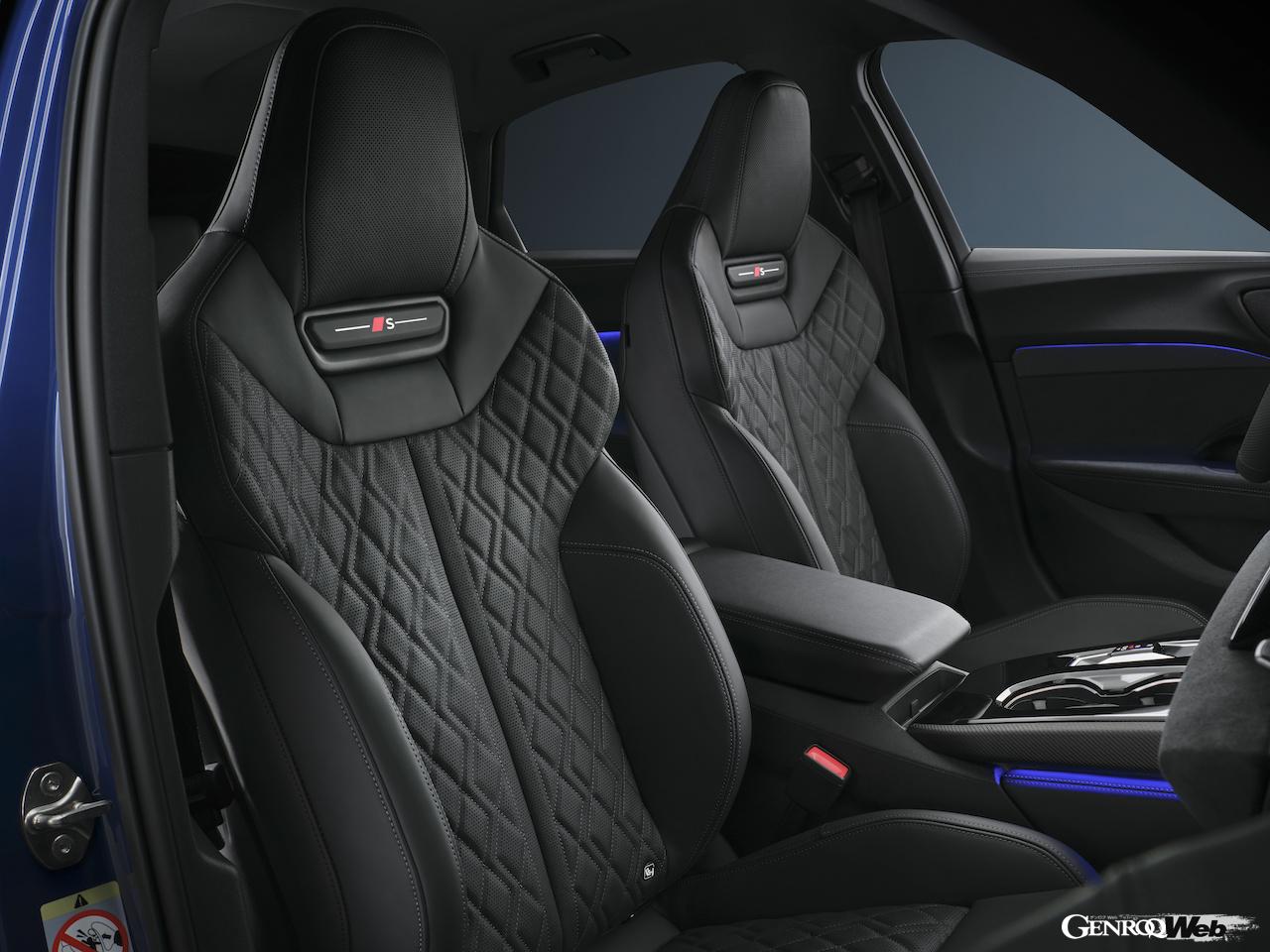 新型「アウディ S5 セダン」のインテリア。