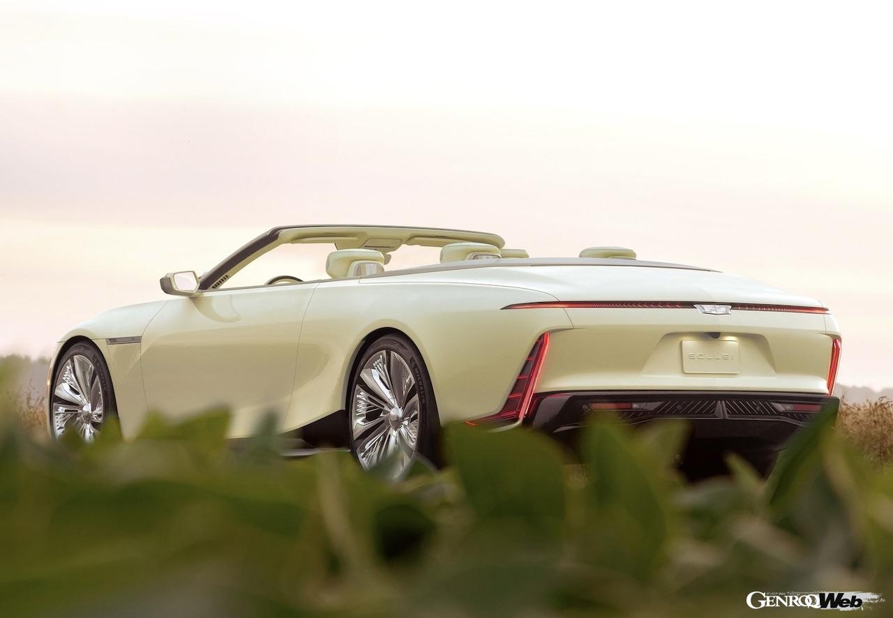 フル電動デザインコンセプト「キャデラック ソレイ」のエレガントなエクステリア。