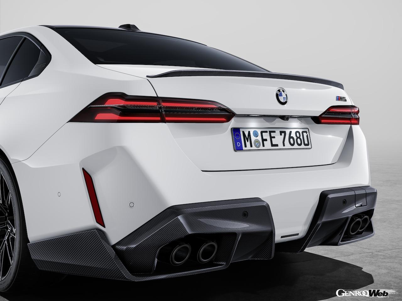 新型「BMW M5」に早くもMパフォーマンスパーツ登場「迫力の