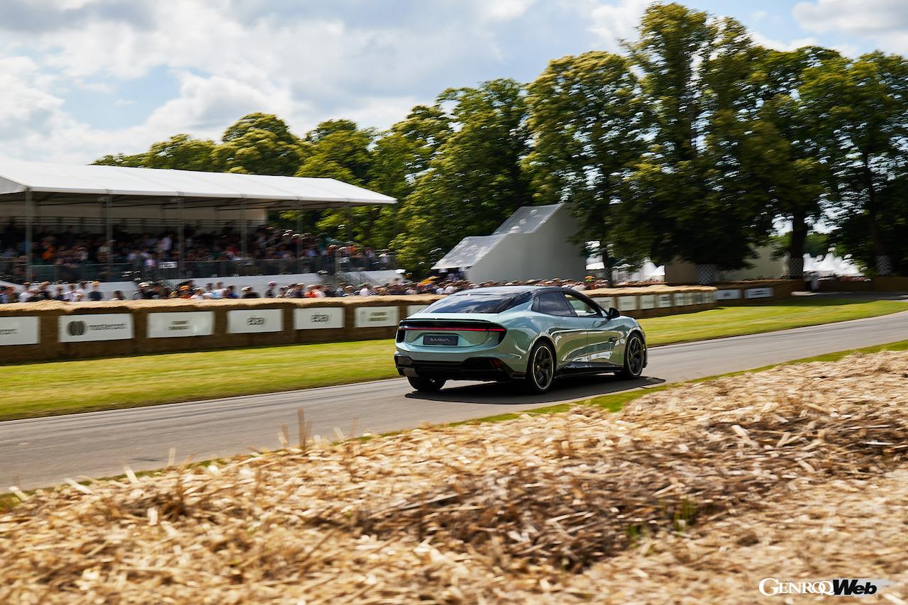 グッドウッドのヒルクライムコースを疾走する「エメヤ」。