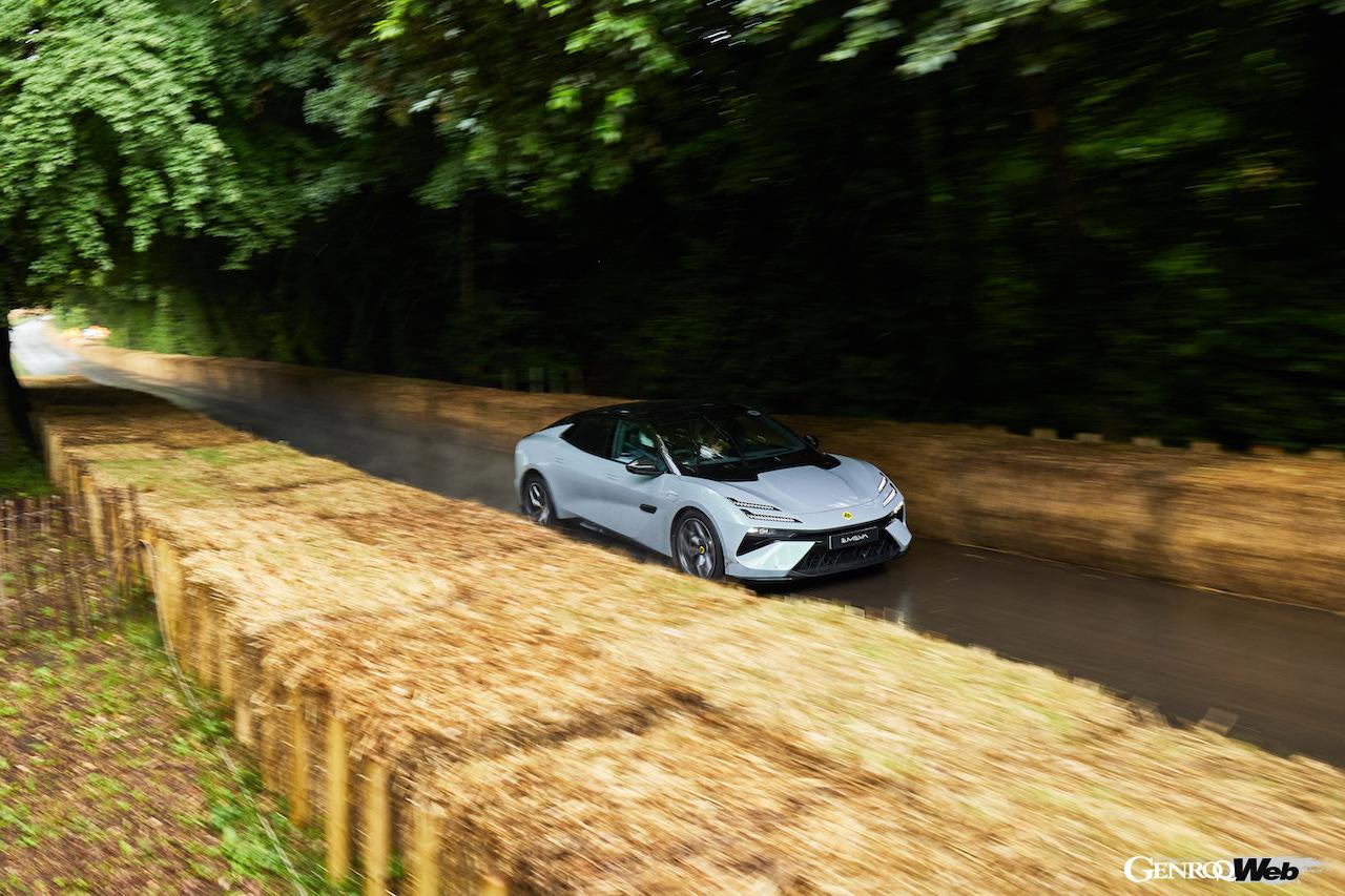 グッドウッドのヒルクライムコースを疾走する「エメヤ」。