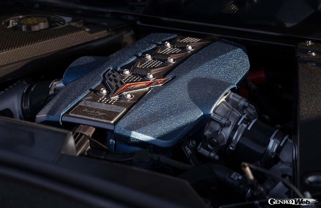 コルベット Z06に搭載される完全新設計の5.5リッターV型8気筒「LT6」自然吸気ユニットをベースに、ツインターボを装着。強大なパワーを実現した。