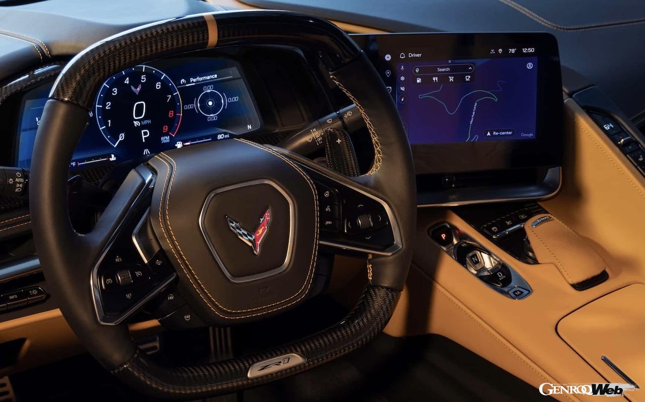 新型「シボレー コルベット ZR1」のコクピット。